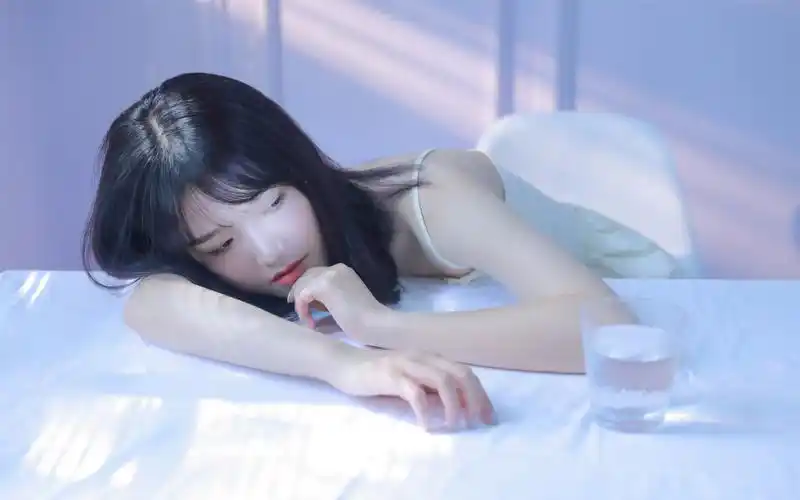 清纯可爱萝莉小姐姐桌面壁纸