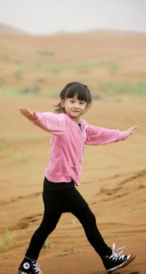 在《爸爸去哪儿》中喊叫cindy的重庆音英语,被昵称为森蝶,森碟)