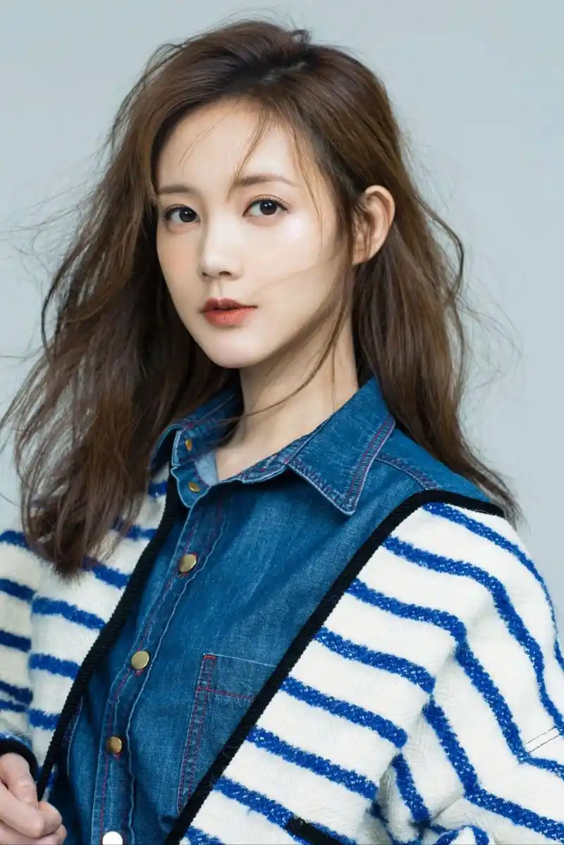 俏皮的李一桐,笑起来眼睛像月牙的女孩|||李一桐的笑很有感染力 尤其