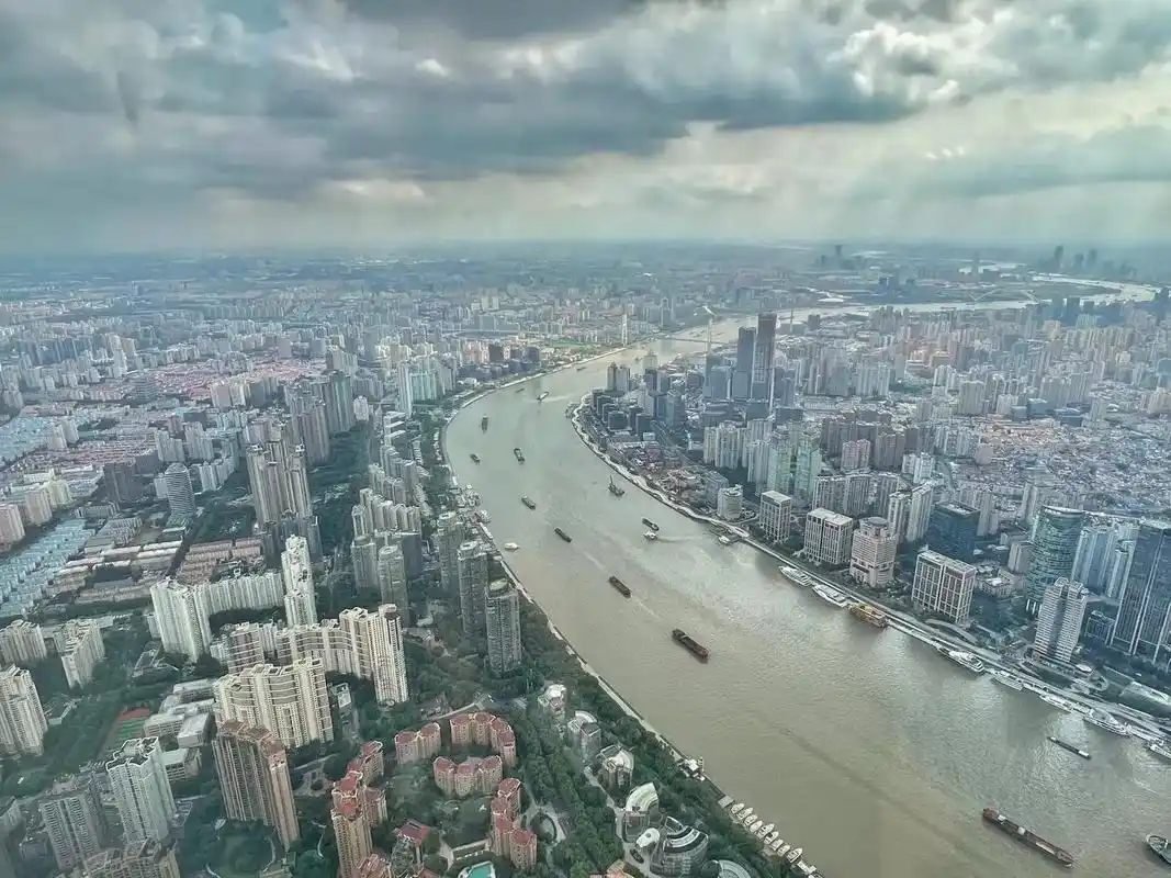 中心大厦上面往下看 一览众楼小9496呵呵09盗的图,借的曲 - 抖