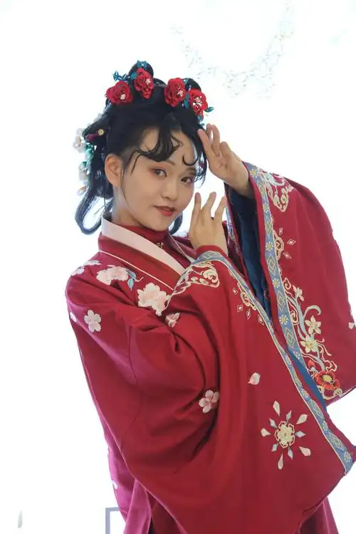 【小能手】红色衣裙的古装美少女-爱卡汽车网论坛