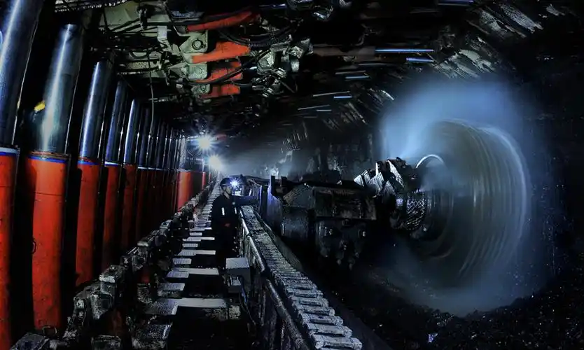 扎煤公司灵露煤矿迎峰度冬全力以赴稳产保供