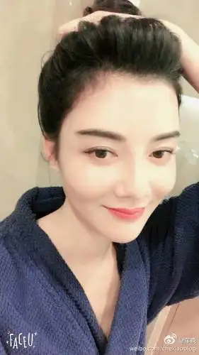 车晓搞怪自拍却挡不住素颜美网友气质美女不是白叫的