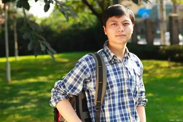 在日常生活中,他们或许会在不经意间流露出一些深藏心底的幻想和渴望.