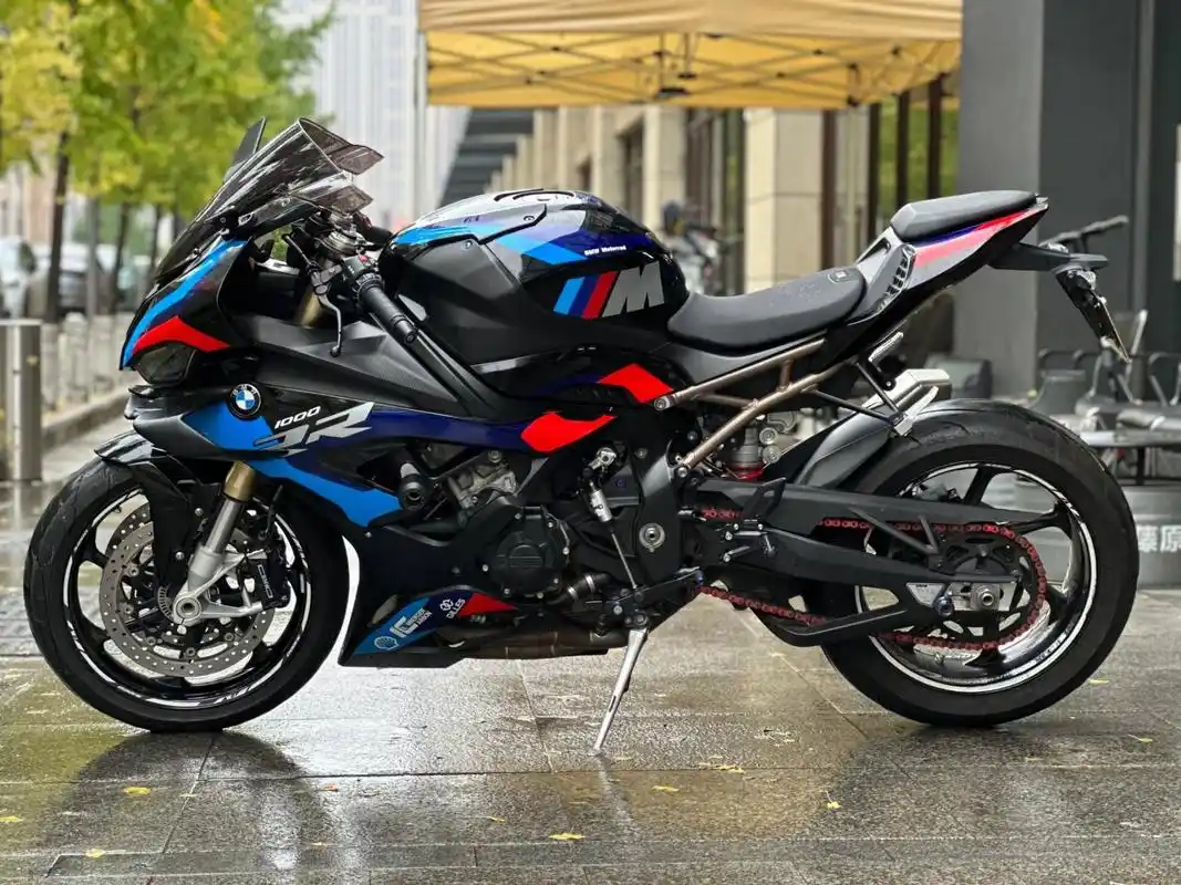摩托车 |  |宝马s1000rr m 品牌:宝马 车型:s 1000rr m 年份:21 年3