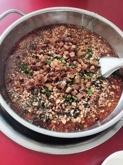 大通热凉粉yyds,每次回去都要去吃,还有锅盔夹凉粉,锅盔那个酥啊!