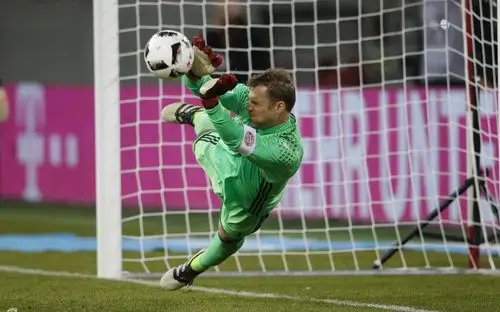 曼努埃尔·诺伊尔2016/2017赛季全扑救