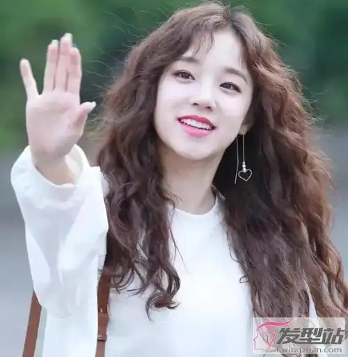 宋雨琦羊毛卷发型软萌可爱小仙女必备