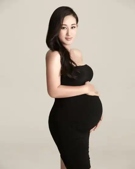 赵文卓张丹露夫妇孕照曝光,女星大肚照盘点