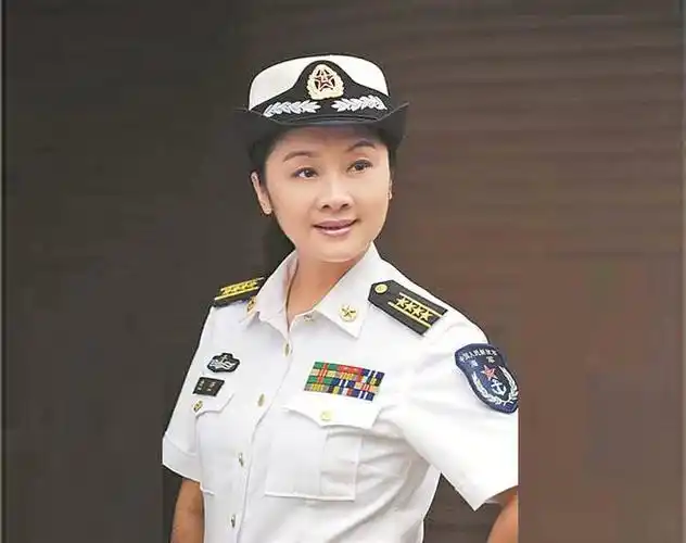 早在1986年,唐静就创作了话剧《浪花舔湿的音符》,使得这部优秀的话剧