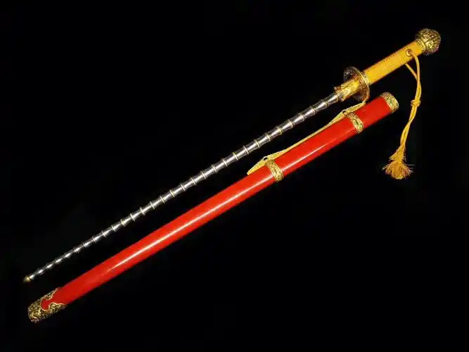 仿故宫馆藏竹节剑装鞭一支