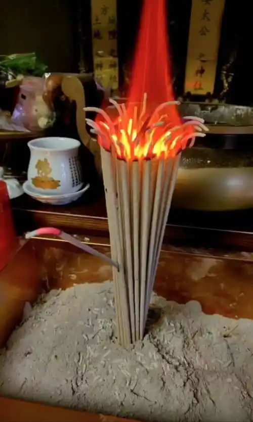 九灵子 观香故事1丨地上开荒建房屋,莫要乱埋东西_家庭_张明_风水