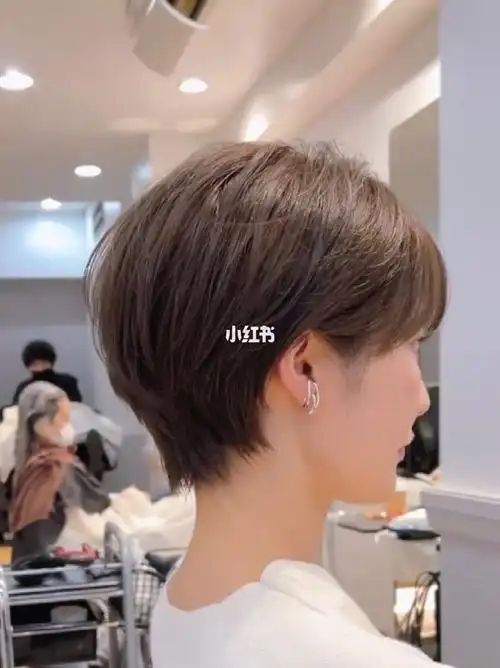 韩系挂耳短发可盐可甜减龄显脸小