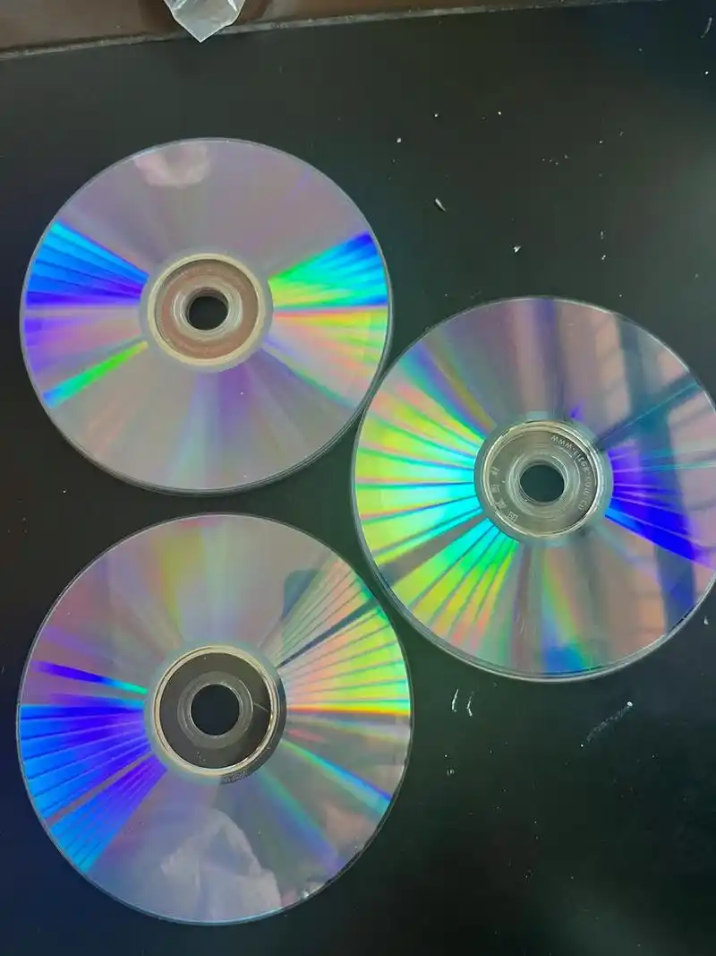 用废旧光碟,纸杯,筷子,棉签和毛线纯手工制作的三轮车,你喜欢 - 抖音