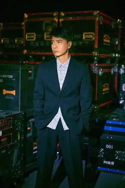 李克勤声生不息首播演唱倾城触人心弦实力演绎粤语经典