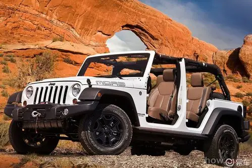 【牧马人2019款2.0t sahara四门版 国v汽车图片-汽车图片大全】-易车