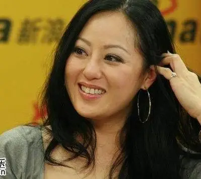 钟镇涛前妻章小惠个人资料和照片