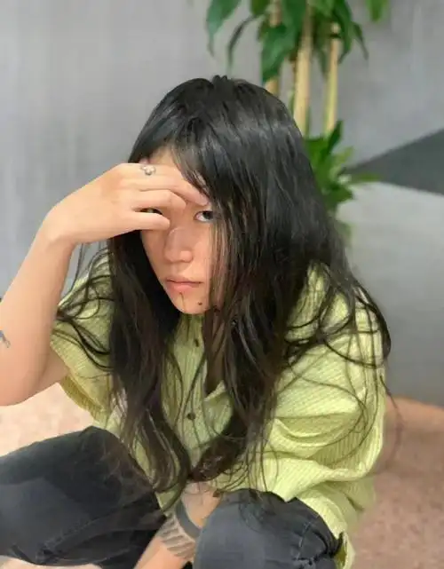 窦靖童罕见长发造型曝光 判若两人_凤凰网娱乐_凤凰网