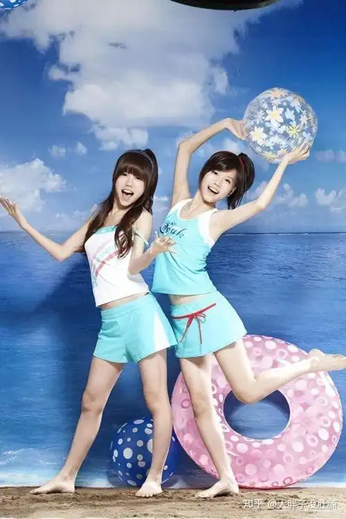 by2双胞胎近照曝光 妹妹yumi疑容貌再升级,网友:以为组合换人了