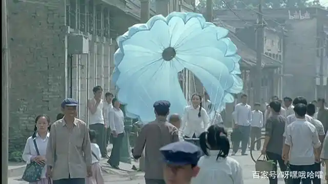 电影《孔雀》很多时候制造悲剧的不是时代而是无法接受事实的我们