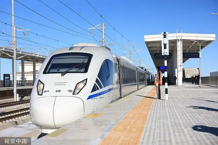 兰新高铁.人民视觉  资料图