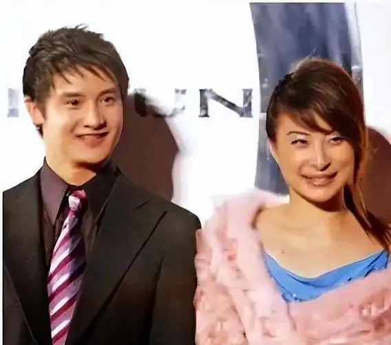 与廖剑玲的感情廖剑玲是凤凰卫视2006年中华小姐环球大赛26强选手