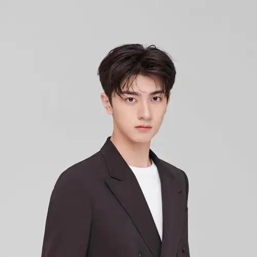 基本信息林一,1999年1月11日出生于沈阳,内地影视男演员.