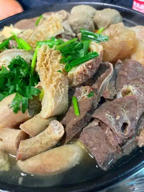 又要了一个「蔬菜拼盘」和「牛肋条」,牛杂都挺新鲜的