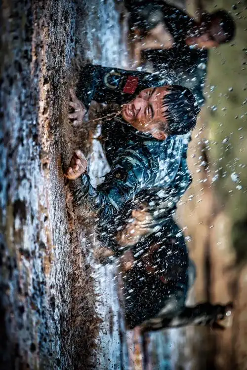 你冲锋陷阵的样子,太帅了——中国武警绝美大片强势来袭,快收藏!_徐嘉