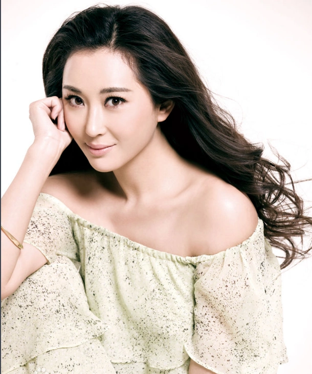 看完她的照片,你会知道为什么严屹宽喜欢杜若溪?