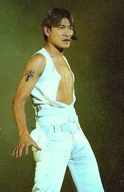 古天乐,不是没有恋爱经历,1994年古天乐,宣萱,黄纪莹同时出现在电视剧