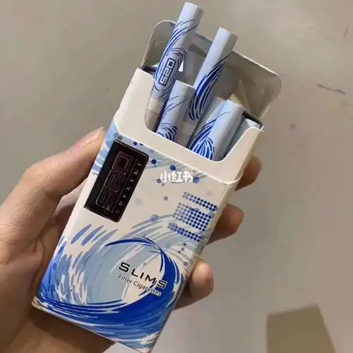 其他的80元一包,蓝色是香草,绿色是薄荷的台湾520香烟,过滤嘴有粉色