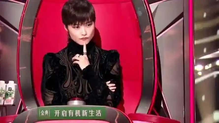 王天阳这首《空》唱的从容不迫,唱出了独特的韵味,忍不住单曲循环!