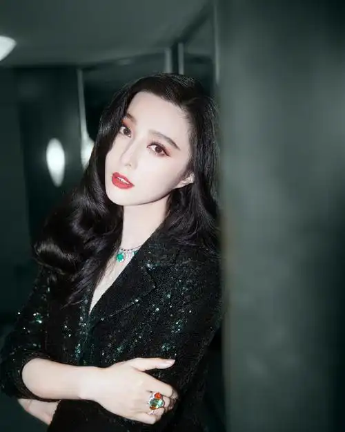 范冰冰亮片衫优雅靓丽写真图片56