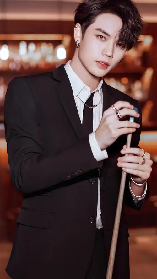 林彦俊帅气黑色西装冷峻迷人写真,图片大全,高清,图库-回车桌面
