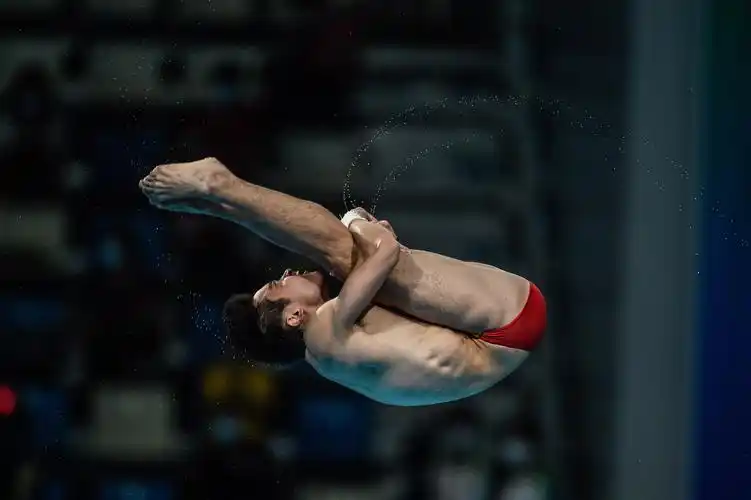 新华社照片,西安,2021年9月8日9月8日,北京队选手曹缘在比赛中.