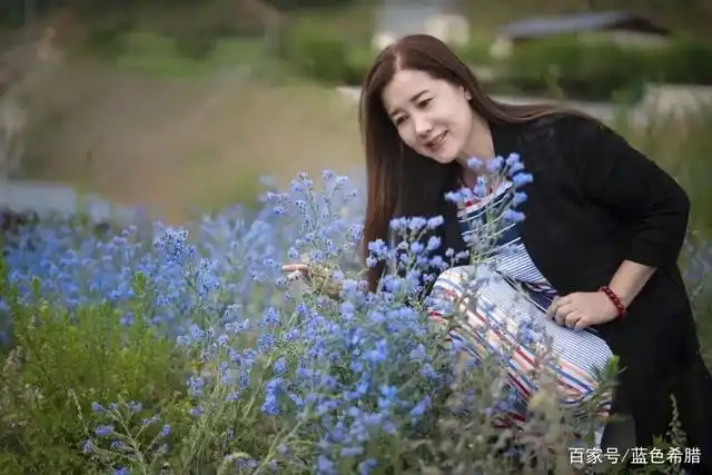 中年女性朋友拍人像,把握4个套路,让阿姨照充满韵味和意境美