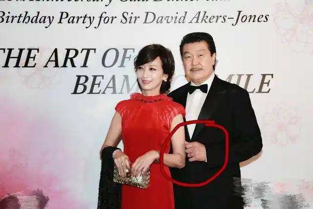 赵雅芝后台照曝光:手臂皮肤松,不老女神也靠精修