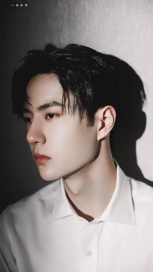 王一博禁欲系白衬衫