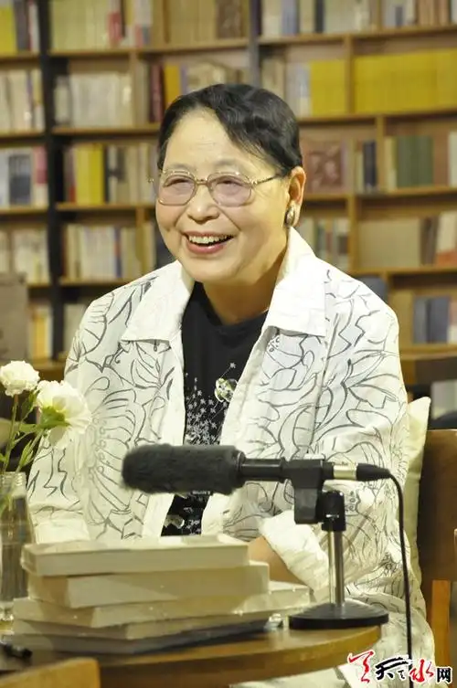 访著名作家叶广芩:人熟了 文就熟了