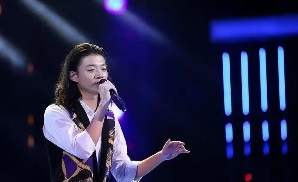 仲小萍个人资料:她是甜歌女神,两次被辜负,儿子霍尊输了回到原点