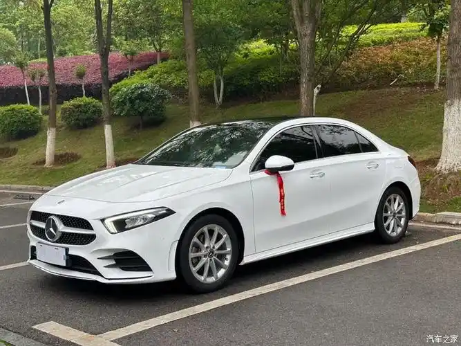 20年20款奔驰a200l运动时尚版,实表八万多公里