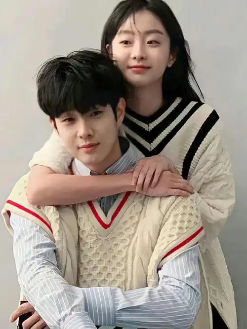 猫狗cp要be了网曝崔宇植疑似和美女网红有新恋情真相来了