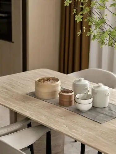 塞满主人收藏的卷轴和古玩,这是他向精致生活的致敬,也是向高雅品位的