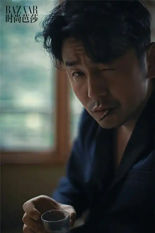 雷佳音拍浴衣写真雷大头的时尚表现力诙谐幽默