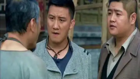 老兵:铁锹战神王老七不揍谢广坤,开始揍赵四了,赵四被揍得真惨