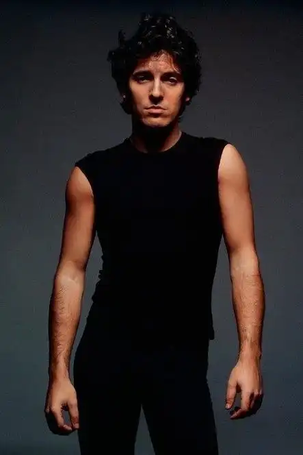 布鲁斯·斯普林斯汀,美国知名摇滚歌手,1949年出生.