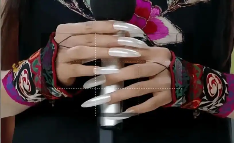 "人间异类"杨丽萍,30年不吃米饭,留40年的指甲,生活靠助理_母亲_时候