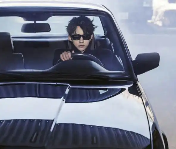 女友视角一起去兜风先说好副驾驶是我的@tfboys-易烊千玺