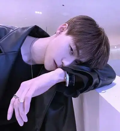 帅气高冷成熟男头